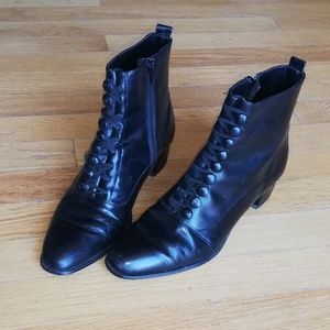 Apostrophe, Black Boots